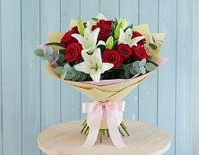 Букет цветов из:  Лилии и Розы в Клетской