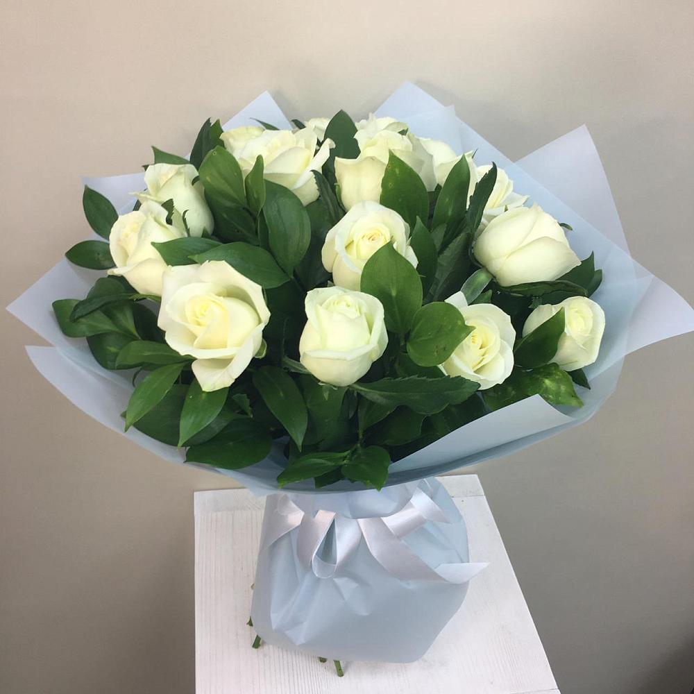Букет 15 Белых роз Проуд в Клетской