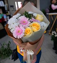Букет цветов из:  Герберы, Розы и Хризантемы в Клетской