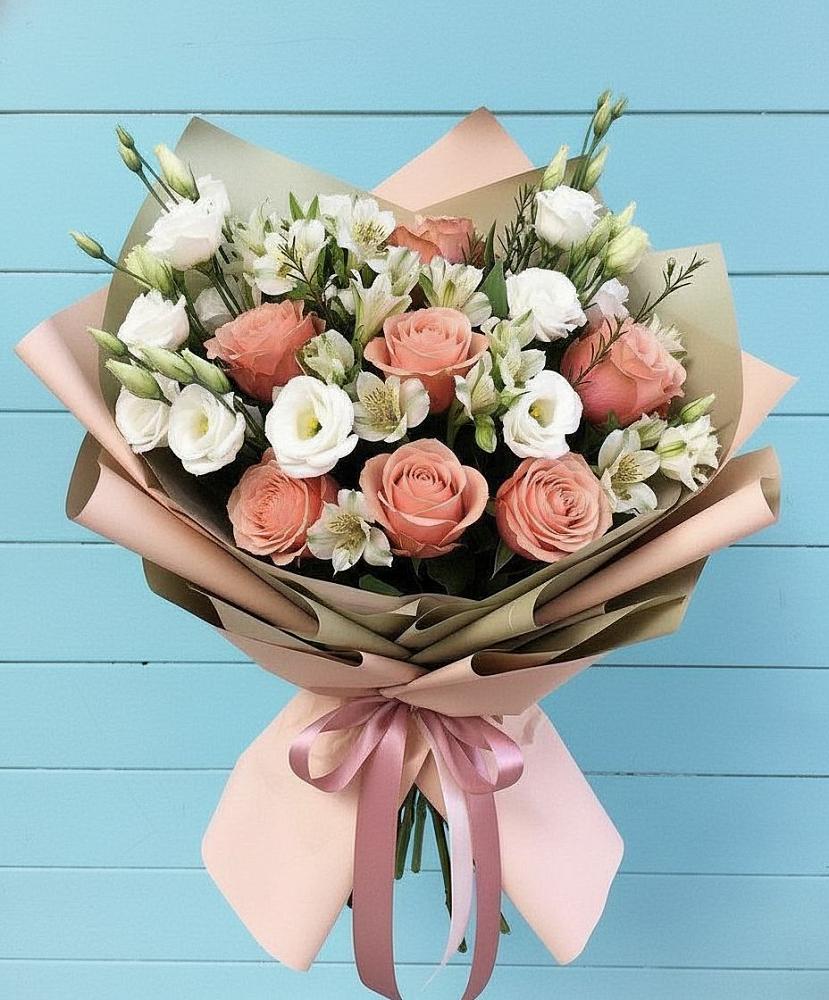 Букет цветов из: Розы, Альстромерии и Лизиантусы в Клетской