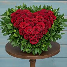 Цветочная композиция из Розы в виде сердца в Клетской