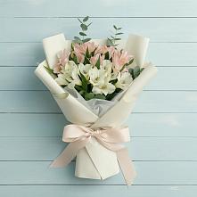 Букет цветов из:  Альстромерии в Клетской