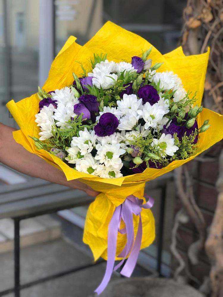 Букет цветов из: Ирисы, Хризантемы и Ромашки в Клетской