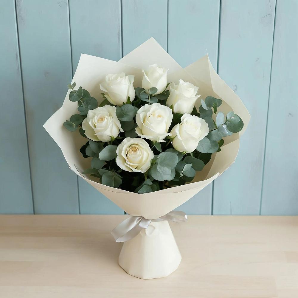 Букет Белые розы в Эвкалипте в Клетской