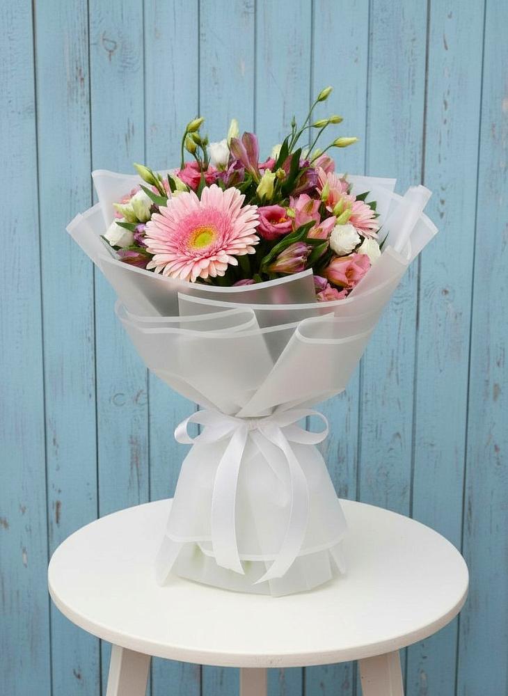 Букет цветов из: Герберы, Альстромерии и Лизиантусы в Клетской