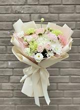 Букет цветов из:  Гвоздики, Розы, Лизиантусы и Хризантемы в Клетской