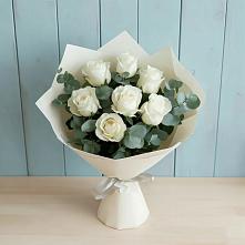 Букет Белые розы в Эвкалипте в Клетской
