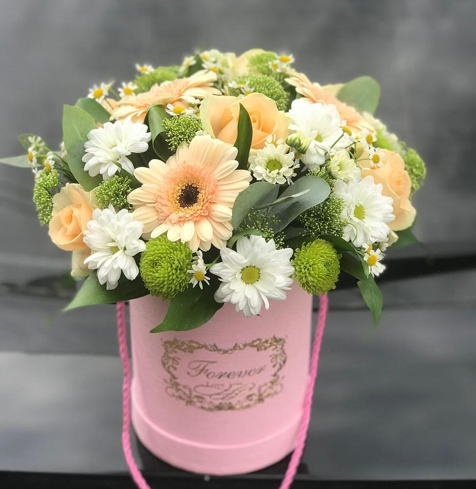 Цветочная композиция из Розы, Герберы и Хризантемы в шляпной коробке в Клетской