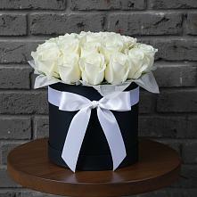 Цветочная композиция из Розы в шляпной коробке #REPLACE_PRED# Клетской