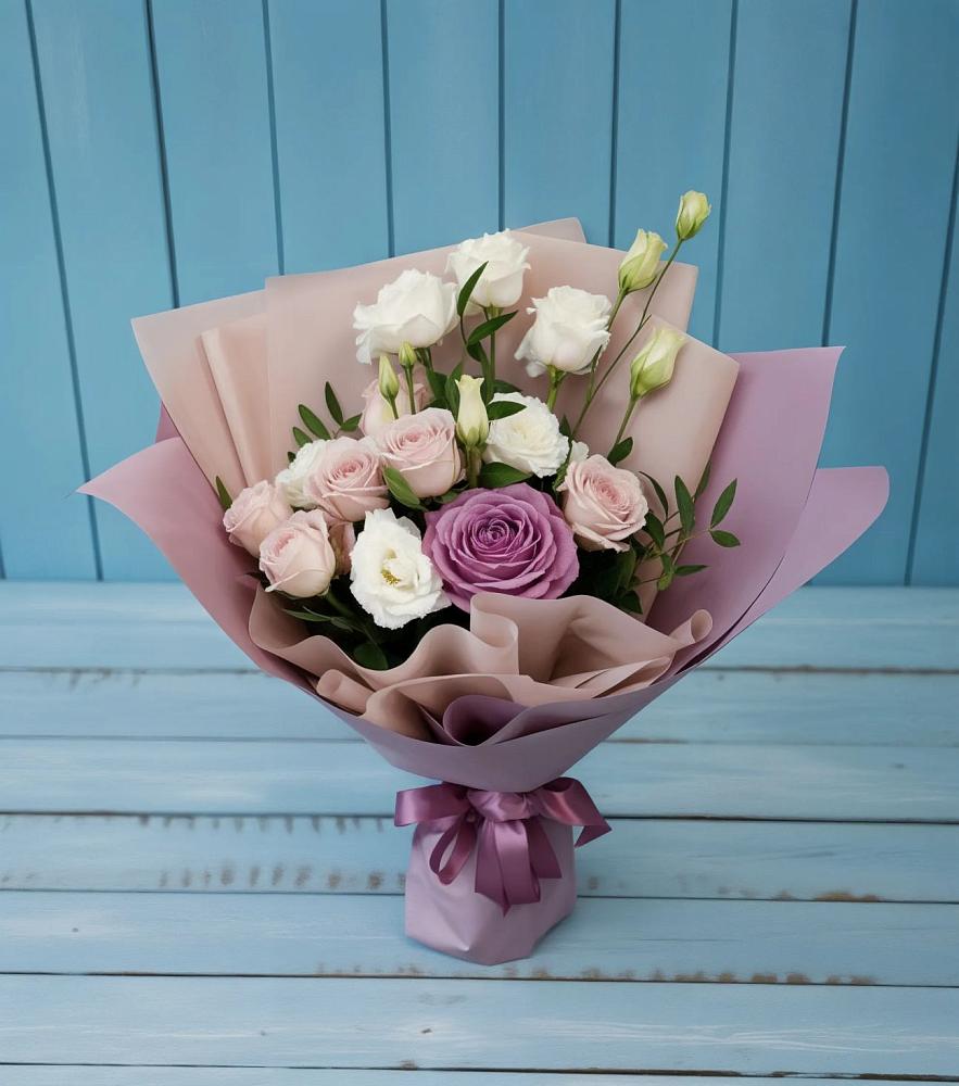 Букет цветов из: Розы и Лизиантусы в Клетской